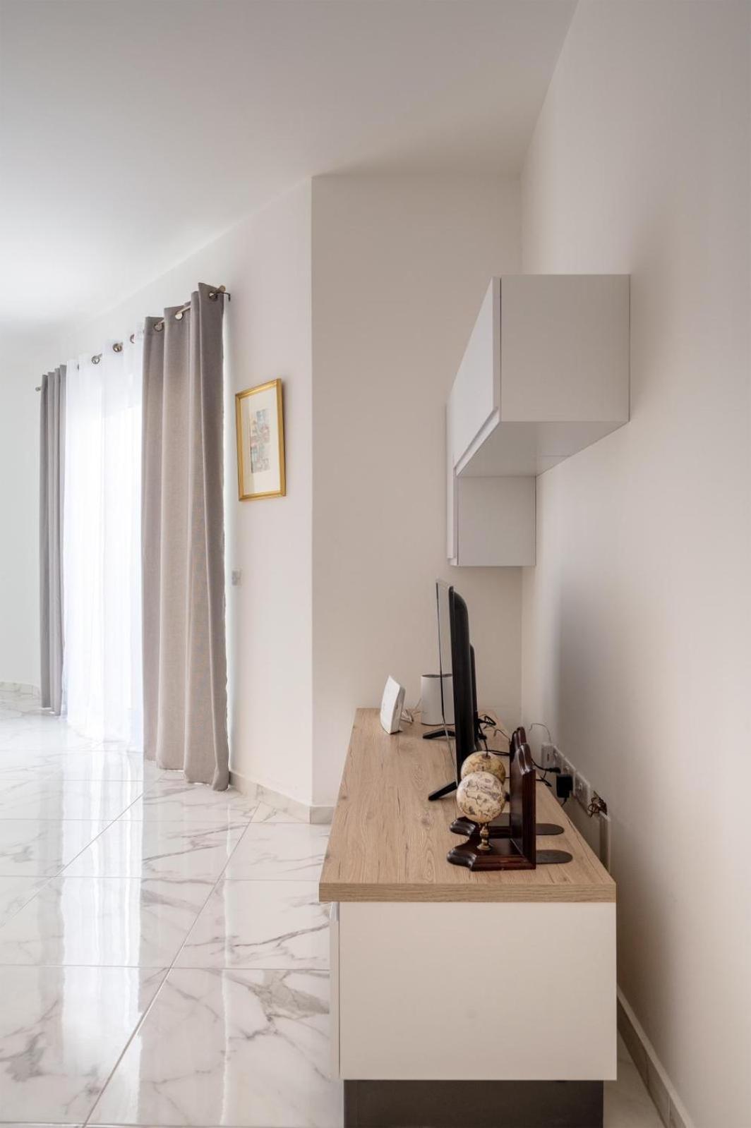 Msida Central Suites - Emmnic Court Eksteriør bilde