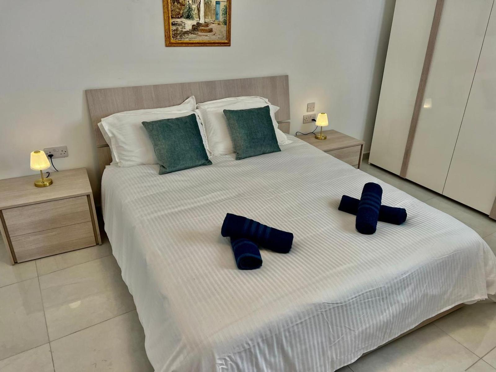 Msida Central Suites - Emmnic Court Eksteriør bilde